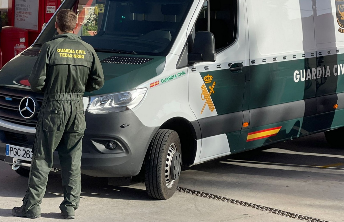 La Guardia Civil detiene a un joven por taparle la cabeza con un saco y maniatarle las manos a un camionero para robarle la carga del camin en Cijuela